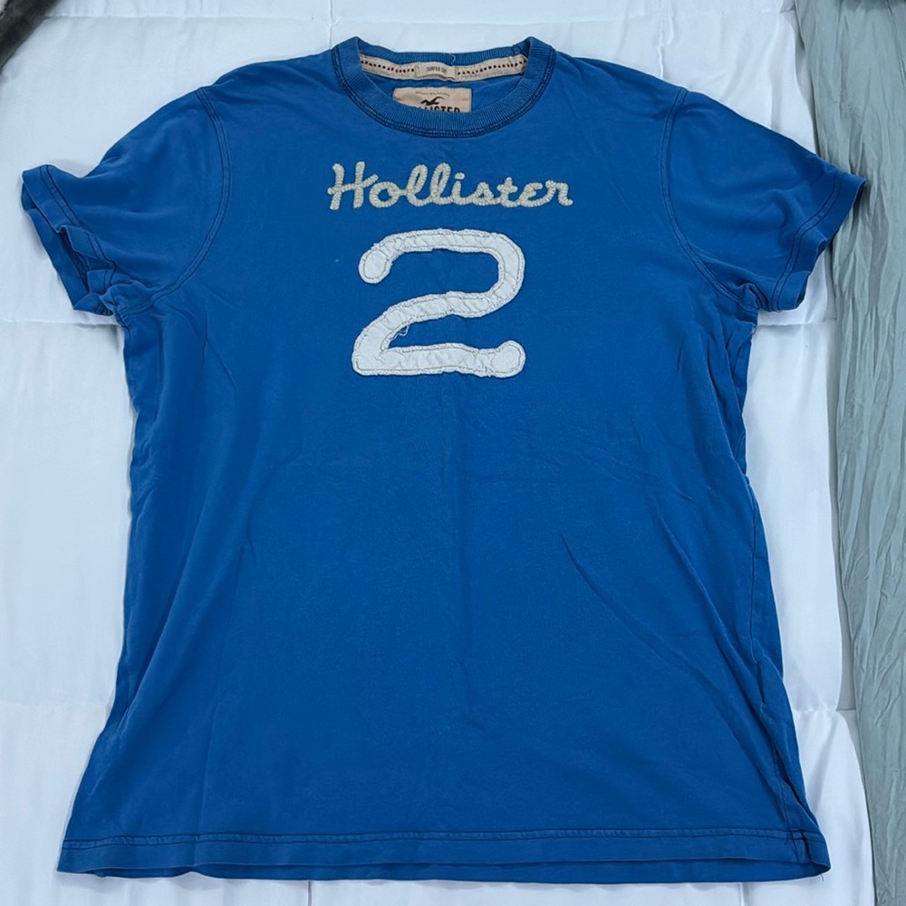 Hollister tshirt